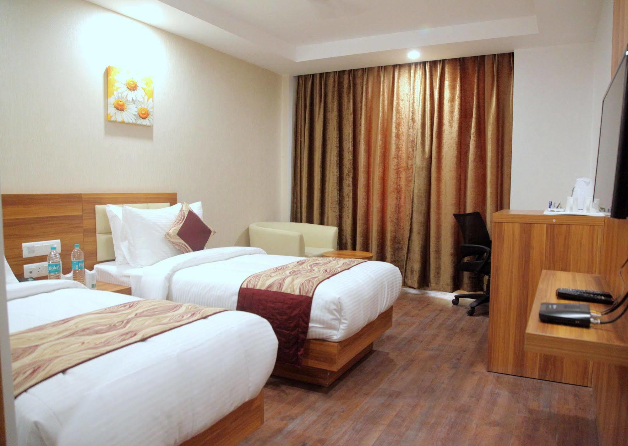 Le Roi Jammu - Near Jammu Railway Station Hotel Kültér fotó